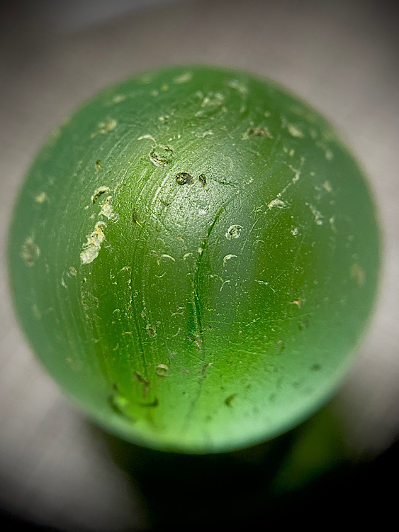 แก้วพระธาตุ รัตนชาติเขียวมรกตโบราณ