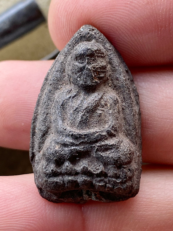 หลวงปู่ทวด อ.นอง ฝังตะกรุด