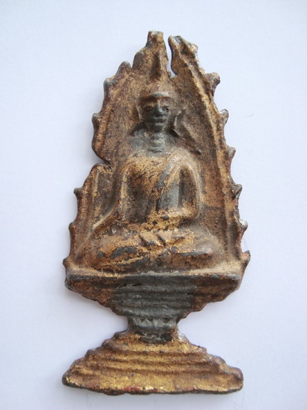 เขาว่าเป็นใบหอกครับ