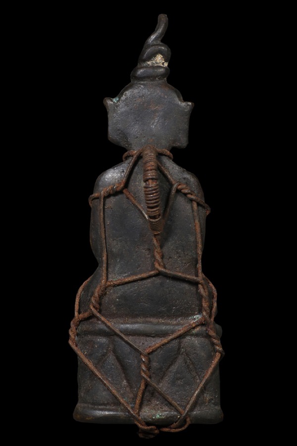 สุดยอดเครื่องรางมหาเสน่ห์ ไอ้งั่ง(ตาแดง)