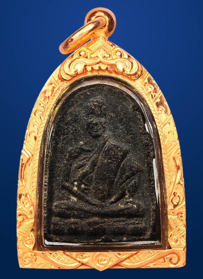 พระผงพระครูปัญญาวรวัตร หรือ ครูบาผาผ่า ต๋นบุญแห่งแม่สะเรียง แชมป์ที่ ๑ 