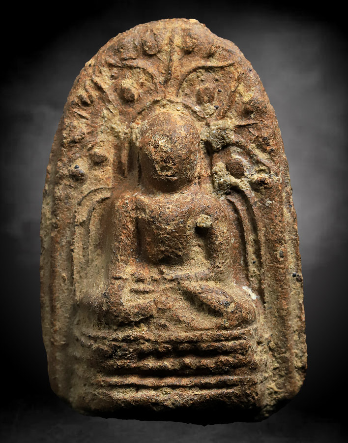 พระคงช้างคํ้า เนื้อเขียว จ.เชียงใหม่ 