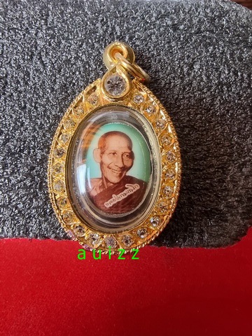 ล็อกเก็ต ยิ้มฟันทอง พร้อมกรอบไมครอน 2