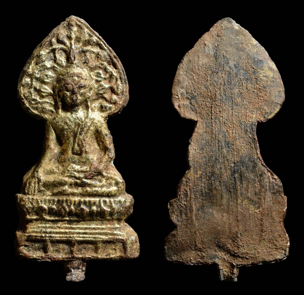 ปรกโพธิ์กลางมีเดือย เชียงแสน สนิมแดง