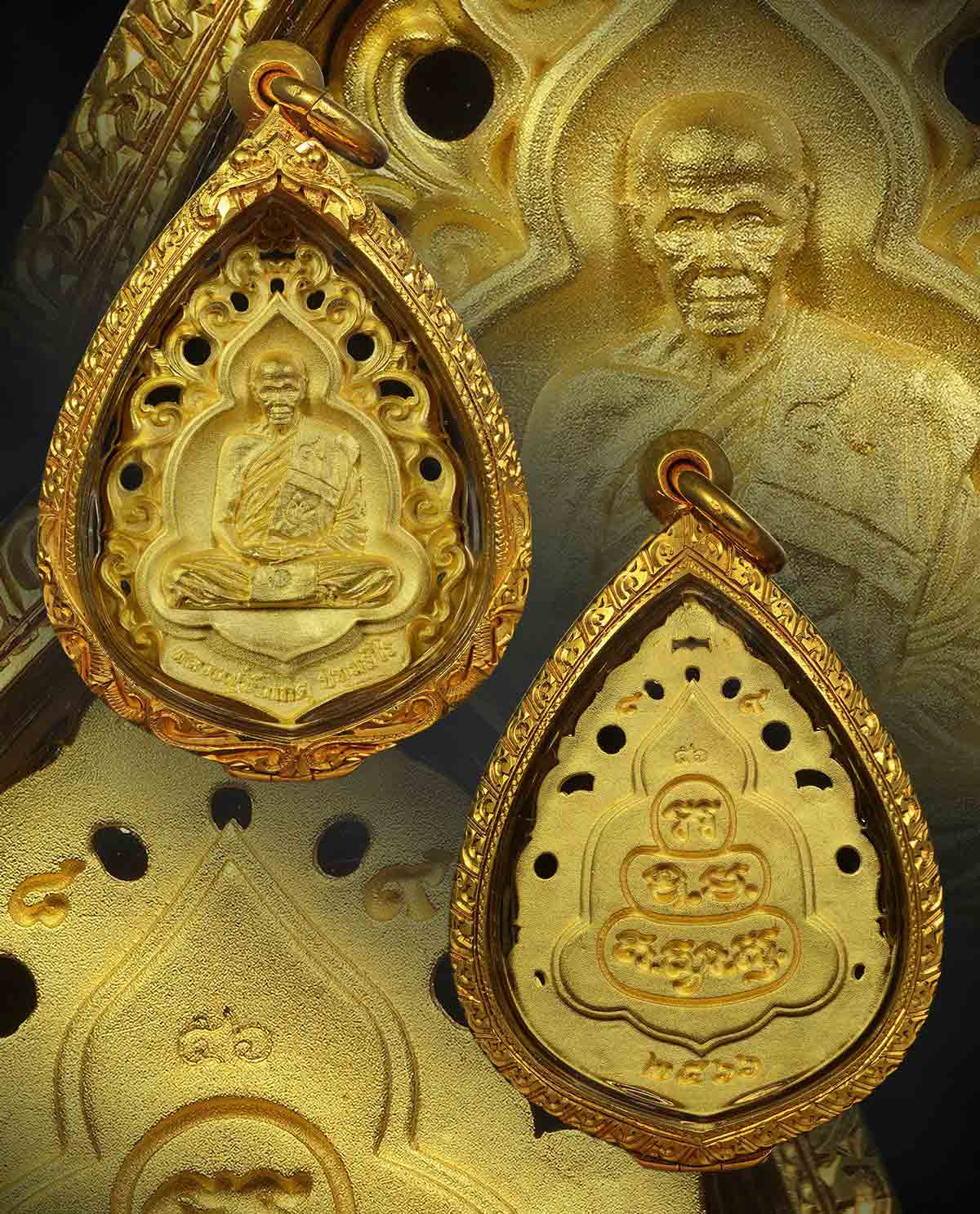เหรียญหล่อฉลุหลวงพ่อบัวเกตุ ปทุมสิโร เนื้อทองคํา