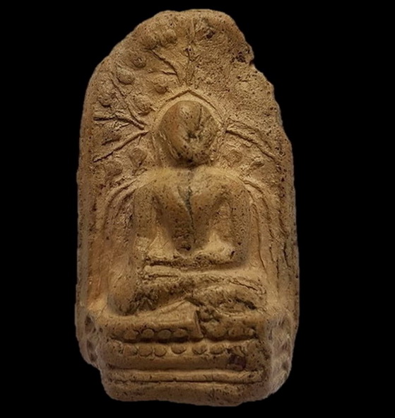 พระตงลำพูนกรุเก่าเร้าใจฟอร์มตรงโพธิ์เด้งบัวเรียงเม็ดสวยงามคลาสสิค