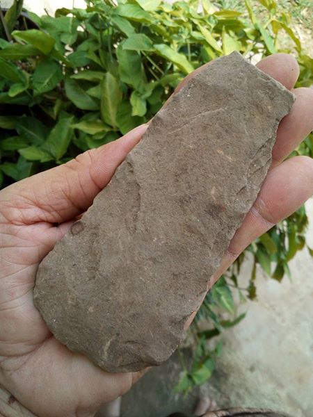 ขวานหิน เสียมตุ่น หรือขวานหินโบราณ ขนาดยาว 6 นิ้ว