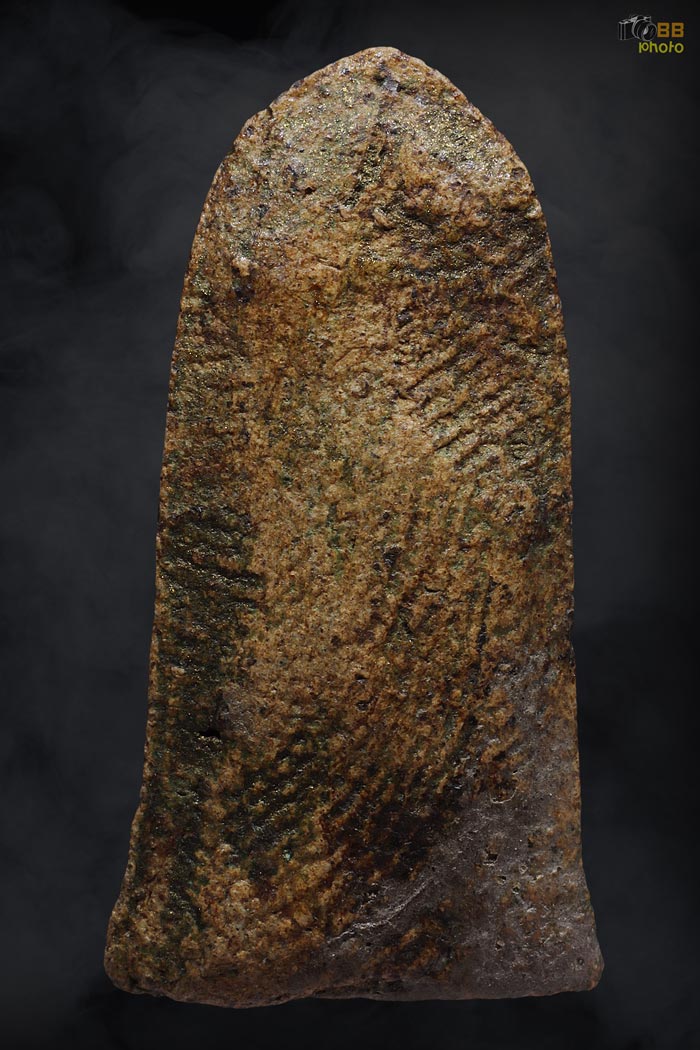 พระรอดวัดพระสิงห์ พิมพ์ใหญ่หูขีด