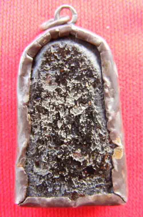 พระยอดขุนพลพิมพ์ต้อลงรักเลี่ยมเงินเก่า