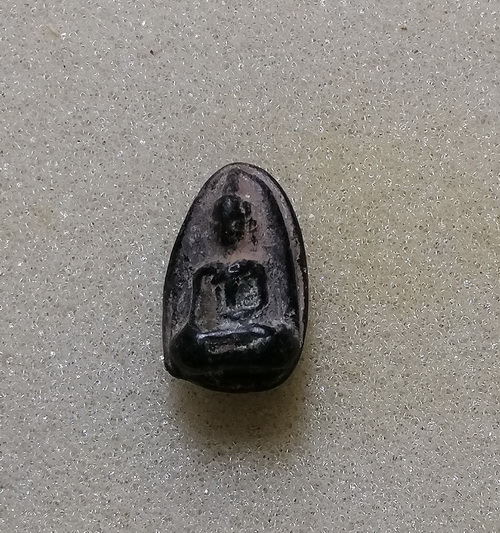 พระเม็ดน้อยหน่า กรุศาลาปูน อยุธยา