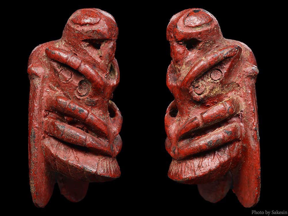 แมลงภู่คำพม่า เนื้อไม้ดุมล่อแกะลงรักลองชาด