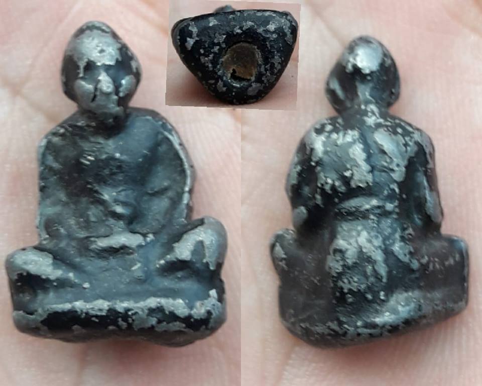 รูปหล่อรุ่นแรกครูบาอินสม สุมโน ก้นอุดเทีนชัยและเกศา