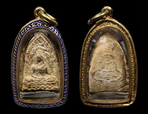 พระผงสรงน้ำรุ่นแรกพิมพ์เสาใหญ่(นิยม)เจ้าคุณนร 2484