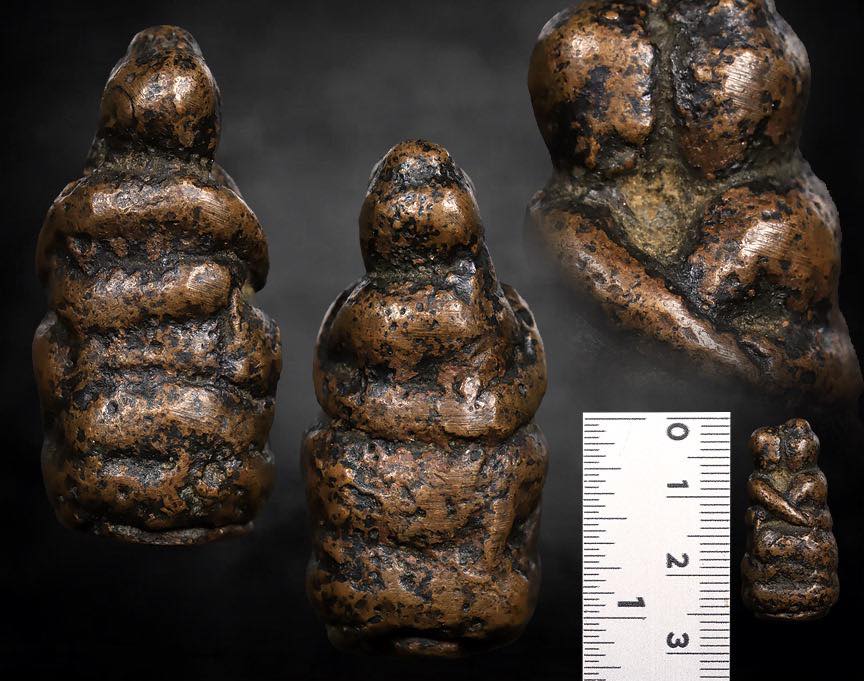 อิ่นล้านนาเนื้อทองแดงเถื่อนหล่อโบราณ