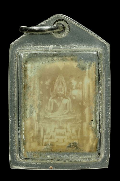 รูปถ่ายพระพุทธชินราชปี24กว่าๆครับ