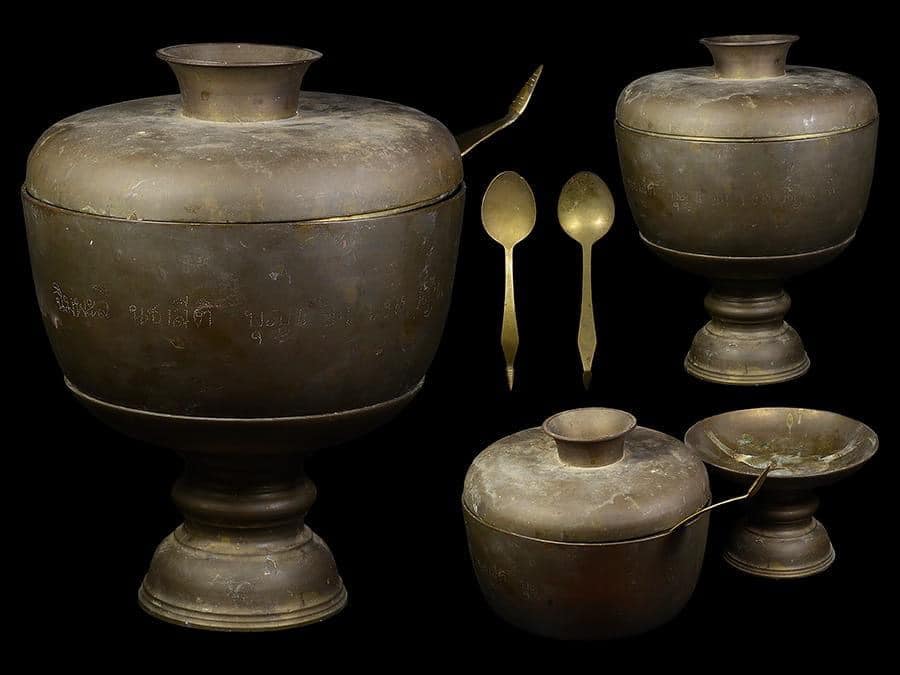 บาน้ำมนต์พร้อมทัพพีอธิษฐาน คุณแม่บุญเรือ