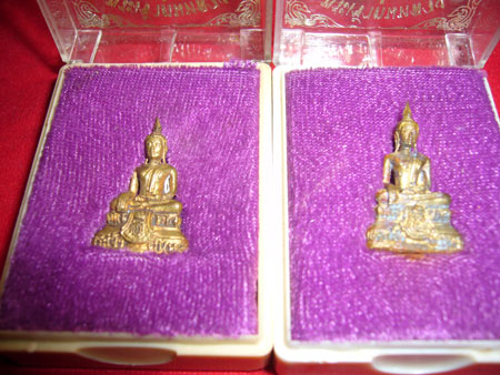 กริ่ง + ชัยวัฒน์ พระเจ้าตนหลวง ปี35 พร้อมกล่องเดิมๆ สภาพสวย พิธีใหญ่