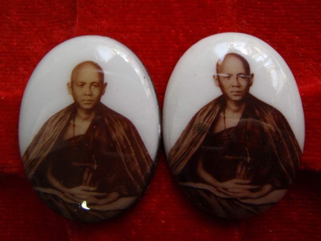 ล็อกเก็ต ปี 36 - แพ็คคู่พร้อมกล่องชุดเงินครับ