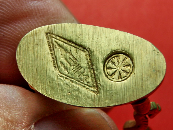 พระพุทธชินราชสีทอง