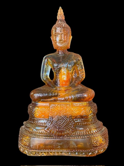 พระแก้ว๒๕ศตวรรษ แก้วขาวใสแต่ย้อมสีส้ม