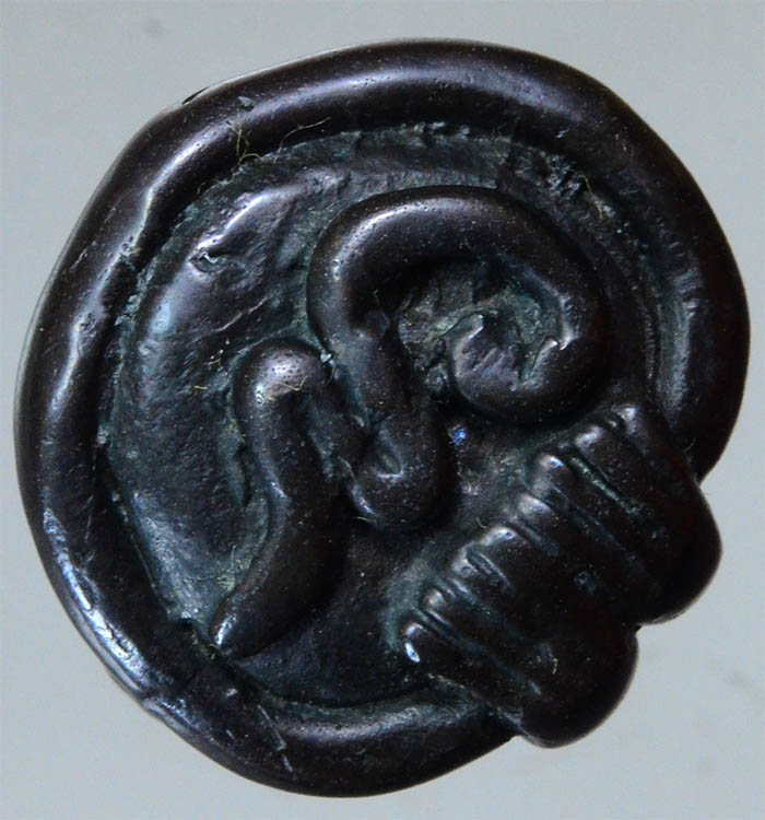 #18209 พระปิดตาลอยองค์ เนื้อสำริด