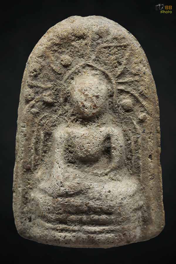 พระคงช้างคํ้า เชียงใหม่