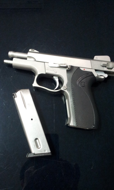Smith & Wesson M-5906 ขนาด 9 มม.