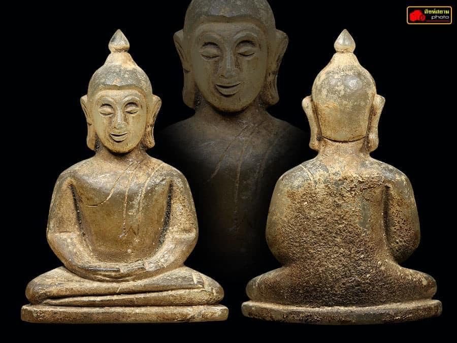 พระบูชากรุฮอด เนื้อแก้วเพรชน้ำค้าง