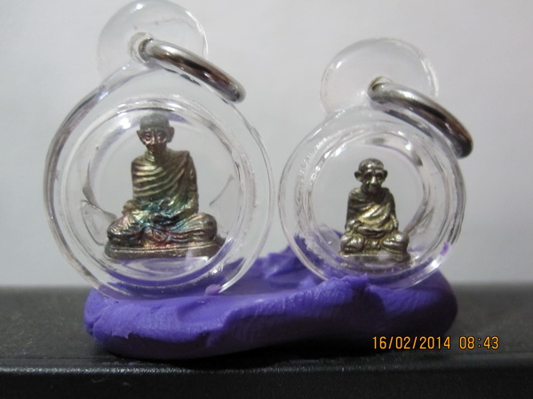 องค์จิ๋ว เล็ก 2 องค์ 