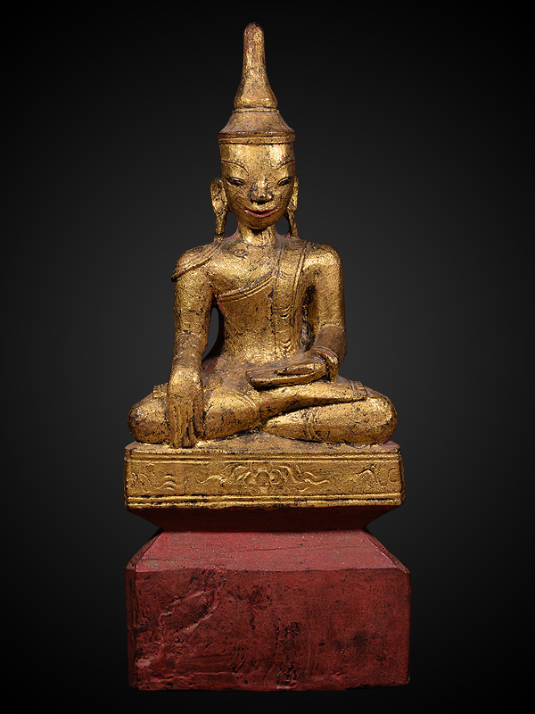 พระพุทธรูปไม้แกะศิลปะไทยลื้อ