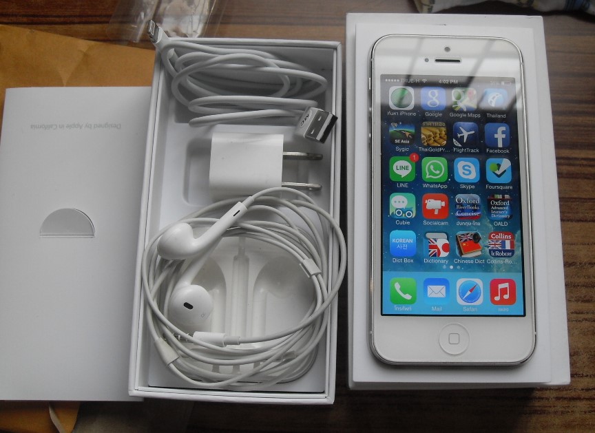 Iphone 5 สีขาว 16g. สวยครบกล่อง0ไทย