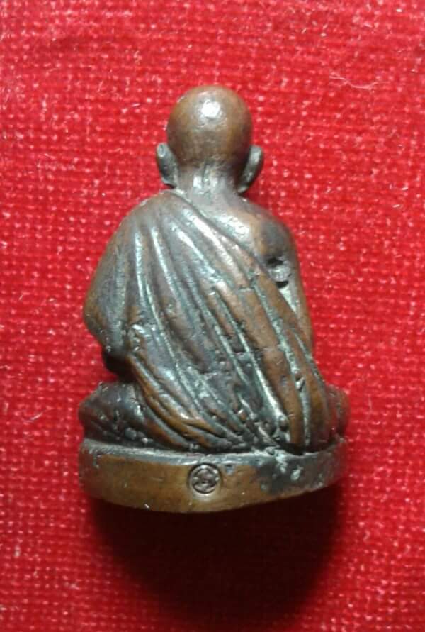 รูปหล่อหลวงพ่อเกษมปี 17 วัดศรีบุญเรือง เนื้อสตางค์แดง