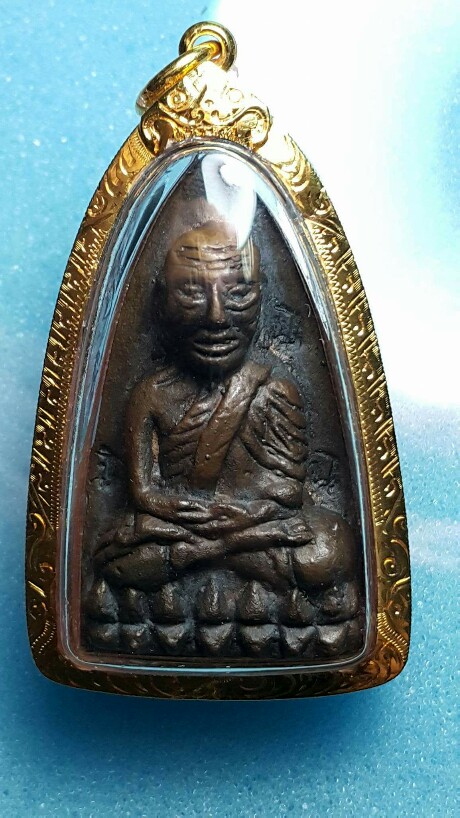 หลวงปู่ทวดเตารีดเลี่ยมทอง