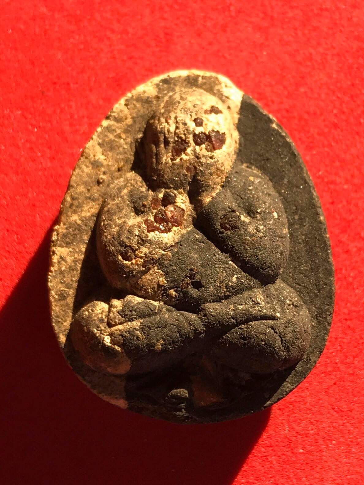 ปิดตา สองสี