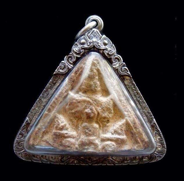 พระรอดยอดสิบสอง งามขนาด^^