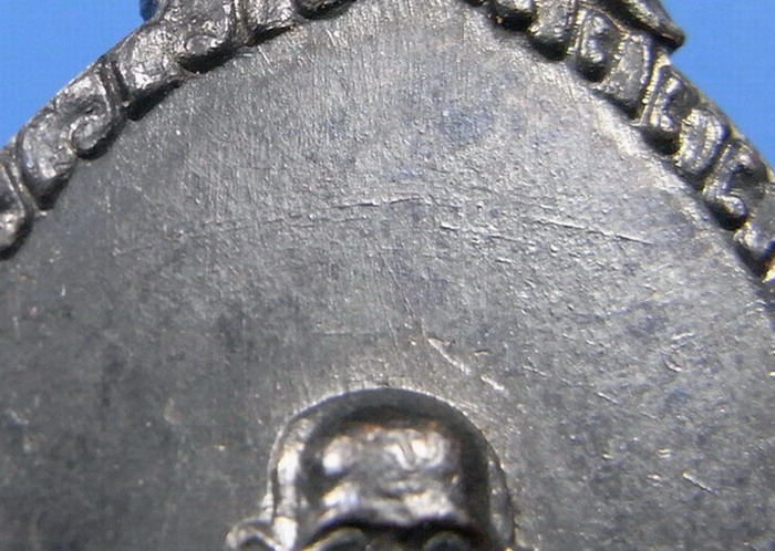 เหรียญระฆังหลวงพ่อเกษมปี 16 บล็อกธรรมดา ก ไก่ หัวขีด
