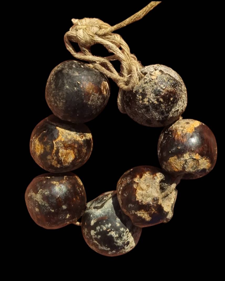 ปะคำไม้ลงรักแดง เก่าร้อยปี ไม่รู้สำนัก