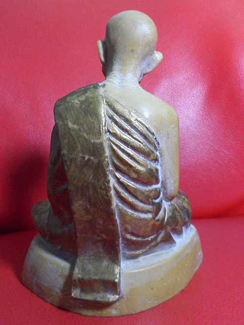 รูปหล่อหลวงปู่ทิมเนื้อเทียนค่ะ