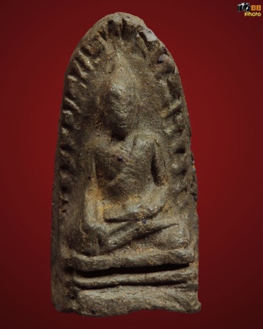 พระรอด วัดพระสิงห์ เชียงใหม่ เนื้อเขียว ปี 2496 (New)