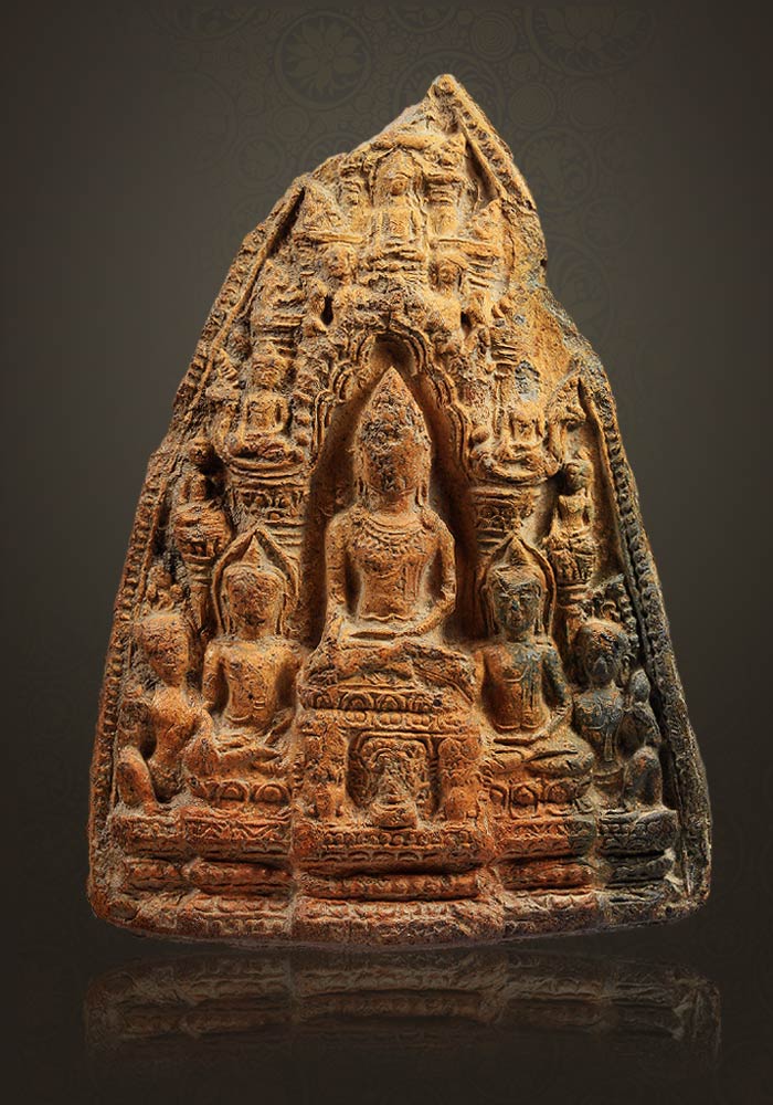 สำหรับผู้ที่หลงไหลในพุทธศิลป์ หริภุณไชย พระสิบสอง พิมพ์ซุ้มส ามเส้น เนื้อเขียวหินครก คราบแดง