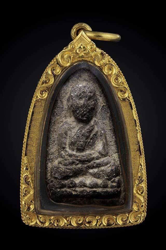 หลวงปู่ทวดเนื้อว่าน ปี 2497 พิมพ์กลาง 