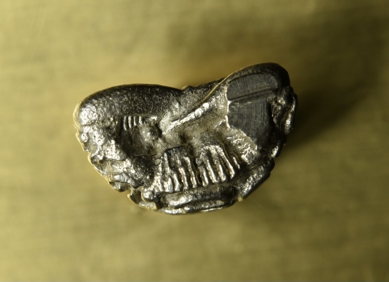 พระปิดตาสารพัดดีหลวงพ่อเกษม เขมโก เนื้อเงินปี 18