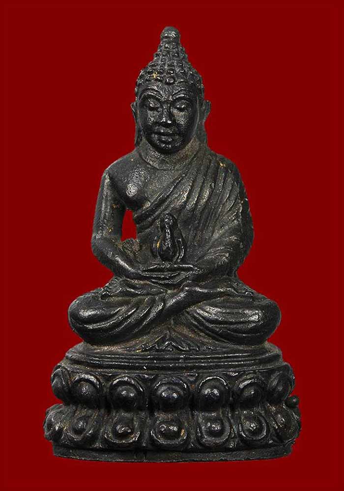  พระกริ่งไตรลักษณ์ เนื้อนวโลหะ ..กองพันลำปาง เนื้อทองแดง หลวงพ่อเกษม ปี 2517 เหมือนๆกันครับ