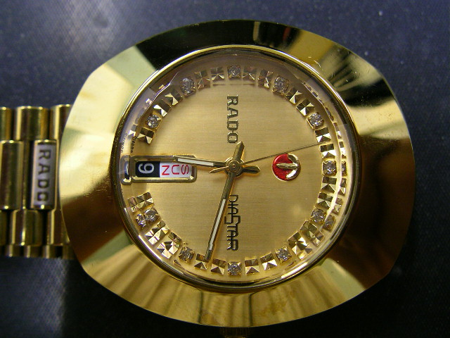 นาฬิการาโด้เรือนทอง ถูกกว่าครึ่ง