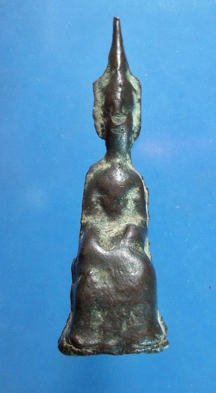 พระบูชา ศิลปะเชียงรุ้ง