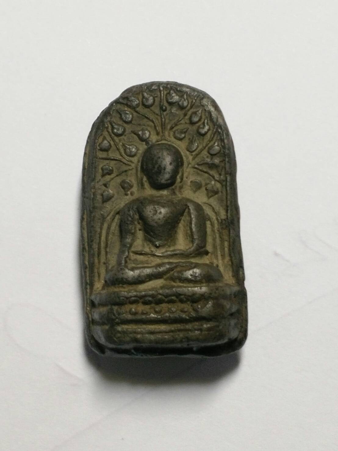 พระคงลำพูนเนื้อเขียว