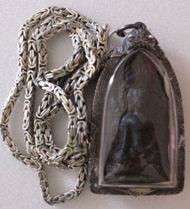 เกศาครูบาเจ้าพิมพ์ พระลึอโขงสวยๆกับสร้อยเงิน3บาทครับไม่แพงครับ