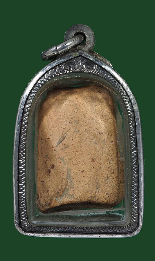 ...เคาะเดียวครับ..  ... พระคง ลำพูน พร้อมเลี่ยมเงินเก่าๆ...