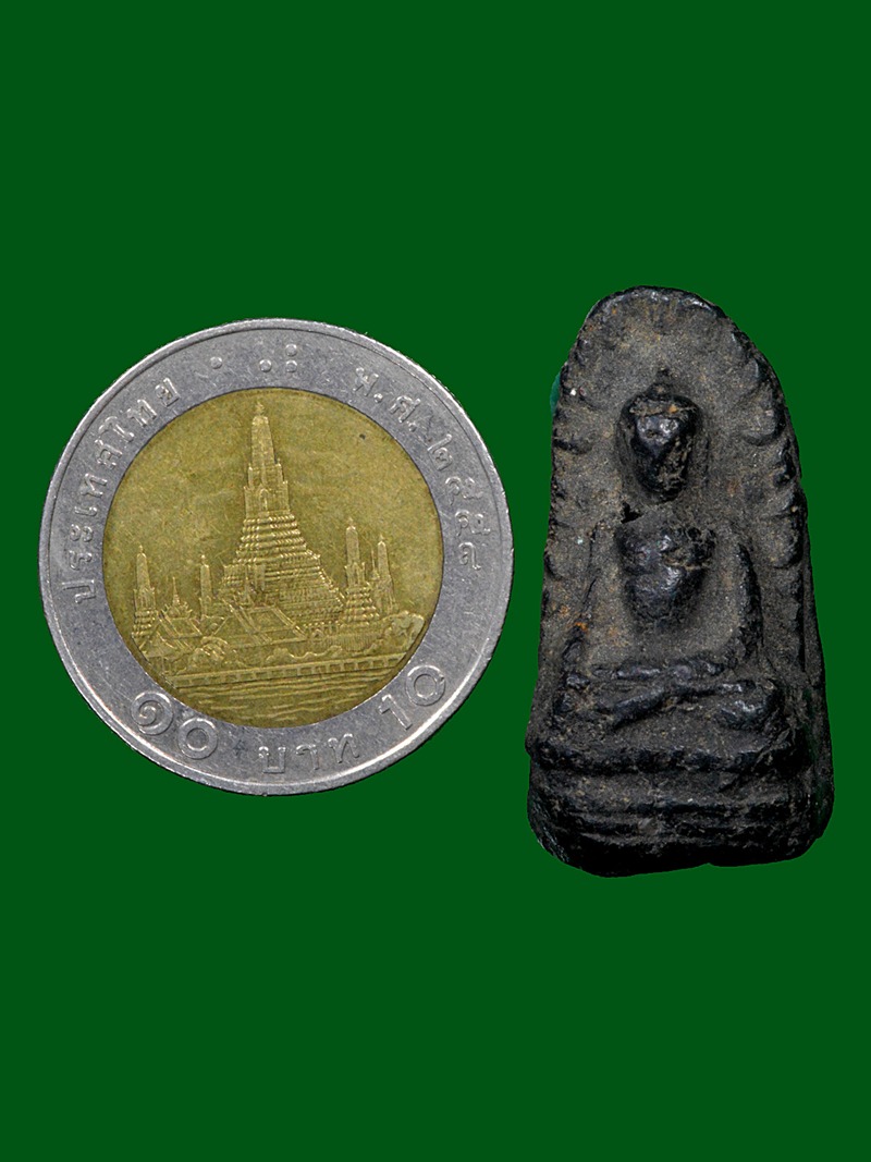 พระเกศาครูบาเจ้าศรีวิชัยเนื้อสมุกคลุกรัก