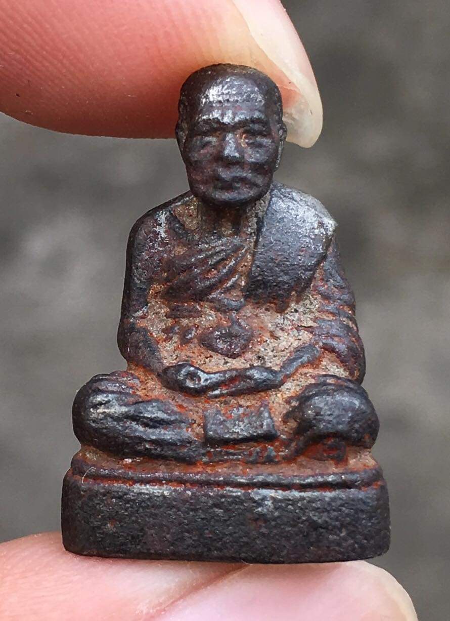 พระรูปเหมือนหลวงปู่ทองดำ วัดท่าทอง 